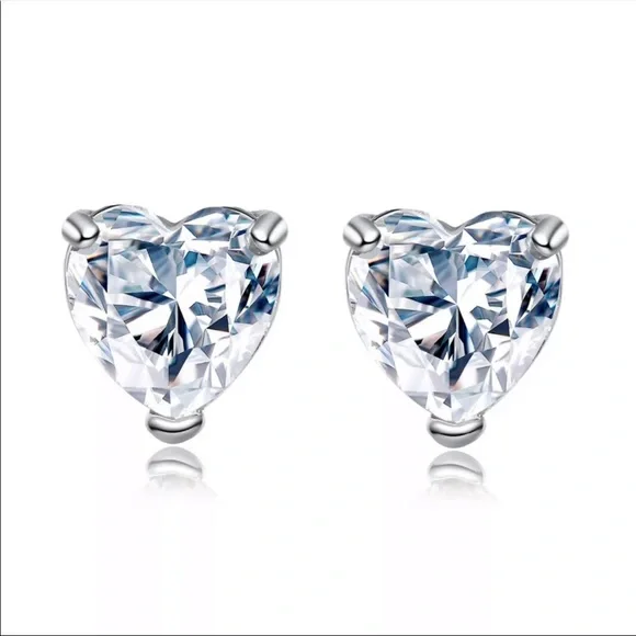 New Women’s 925 Silver Hearts Stud Earrings - Picture 2 of 3